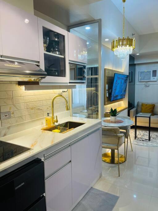 Marias Suite Near Manila Bay Free Use Of Pool 외부 사진